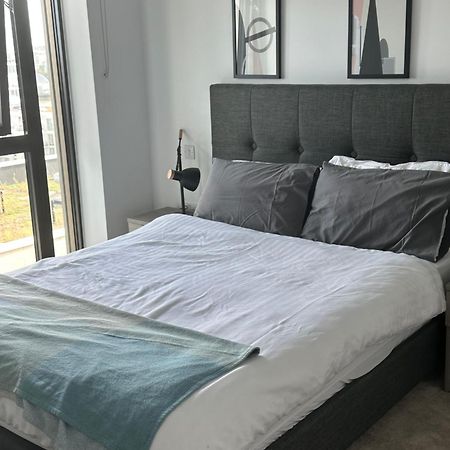 Spacious Modern 1 Bed Apartment. Londen Buitenkant foto