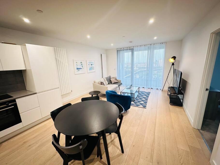 Spacious Modern 1 Bed Apartment. Londen Buitenkant foto