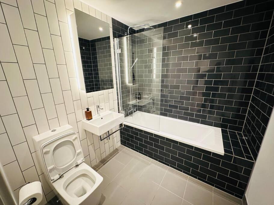 Spacious Modern 1 Bed Apartment. Londen Buitenkant foto
